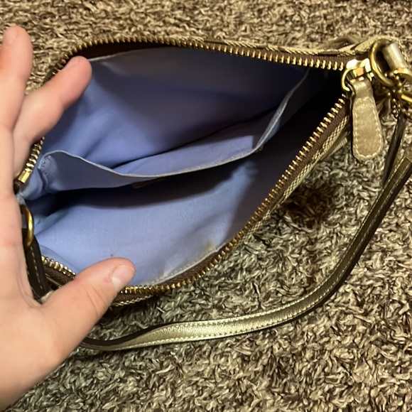 vintage coach bag/hutch - Picture 2 of 4